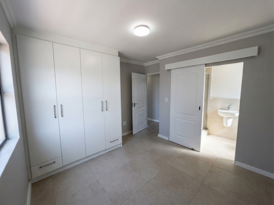 To Let 3 Bedroom Property for Rent in Sunningdale Western Cape